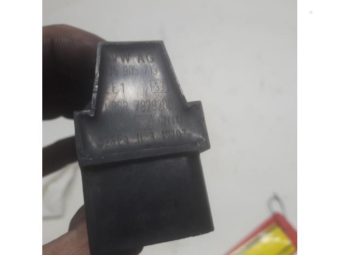 Ignition coil from a Volkswagen Eos (1F7/F8) 1.6 FSI 16V 2007