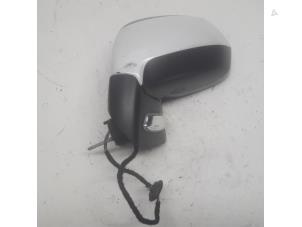 Used Wing mirror, left Peugeot 5008 I (0A/0E) 1.6 HDiF 16V Price € 131,25 Margin scheme offered by Reclycar De Boer BV