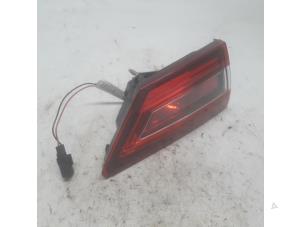 Used Taillight, left Renault Clio IV (5R) 0.9 Energy TCE 90 12V Price € 36,75 Margin scheme offered by Reclycar De Boer BV