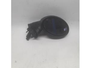 Used Wing mirror, right BMW Mini One/Cooper (R50) 1.6 16V Cooper Price € 36,75 Margin scheme offered by Reclycar De Boer BV