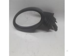 Begagnade Skärmspegel, vänster BMW Mini One/Cooper (R50) 1.6 16V One Pris € 36,75 Marginaltabell erbjuds av Reclycar De Boer BV