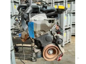 Używane Silnik Renault Twingo II (CN) 1.2 16V Cena € 367,50 Procedura marży oferowane przez Reclycar De Boer BV
