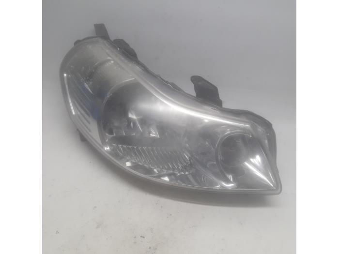Używane Reflektor prawy Fiat Sedici (189) 1.6 16V Emotion 4x4 Cena € 73,50 Procedura marży oferowane przez Reclycar De Boer BV