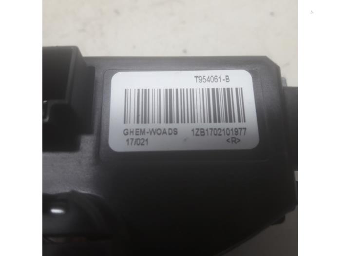 Heater resistor from a Renault Megane IV (RFBB) 1.6 GT Energy dCi 165 2017