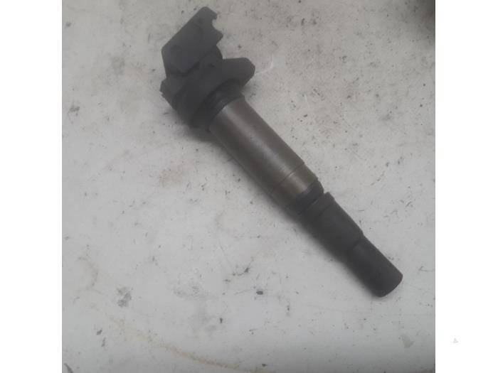 Ignition coil from a Citroën C5 III Tourer (RW) 1.6 16V THP 155 2011