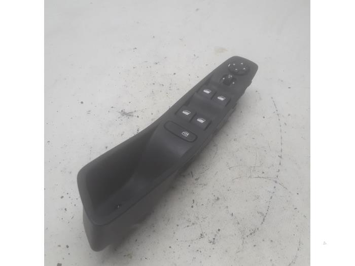 Usados Interruptor de ventanilla eléctrica Opel Grandland (X) 1.6 Turbo 16V Hybrid Precio € 105,00 Norma de margen ofrecido por Reclycar De Boer BV