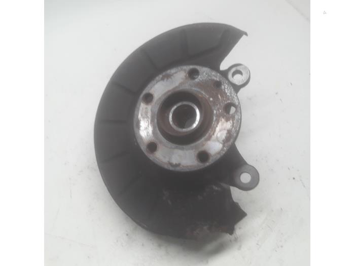 Begagnade Framhjulsnav Volkswagen Touran (1T1/T2) 2.0 TDI 16V 136 Pris € 31,50 Marginaltabell erbjuds av Reclycar De Boer BV