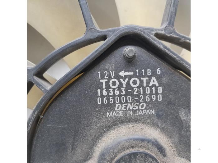 Ventilateur moteur d'un Toyota Prius (NHW11L) 1.5 16V 2001