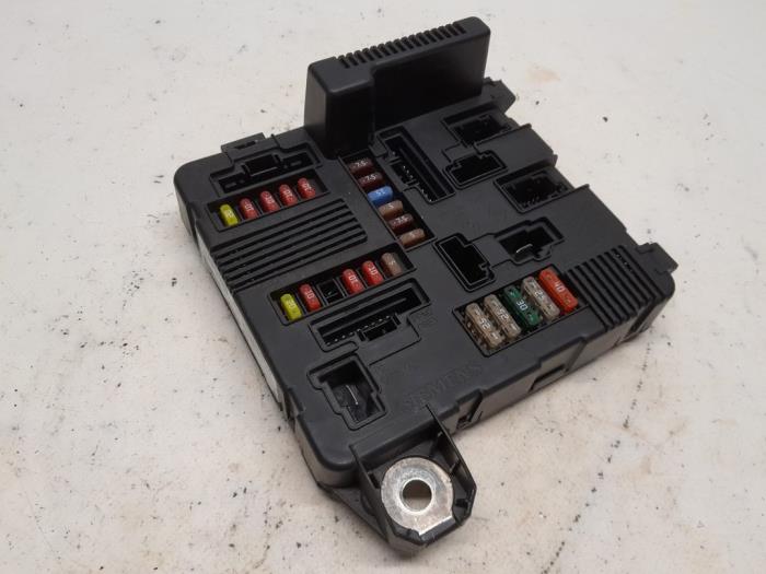 Fuse box from a Renault Scénic II (JM) 1.6 16V 2006
