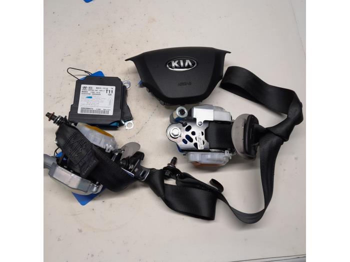 Juego y módulo de airbag de un Kia Picanto (TA) 1.0 12V 2014