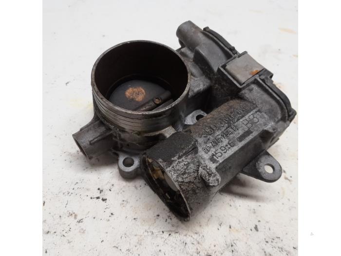 Gebrauchte Drosselklappengehäuse Peugeot 207/207+ (WA/WC/WM) 1.4 16V Preis € 42,00 Margenregelung angeboten von Reclycar De Boer BV