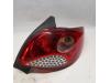Taillight, right from a Peugeot 206+ (2L/M), 2009 / 2013 1.4 XS, Hatchback, Petrol, 1.360cc, 55kW (75pk), FWD, TU3JP; KFW, 2009-03 / 2013-08, 2LKFW; 2MKFW 2010