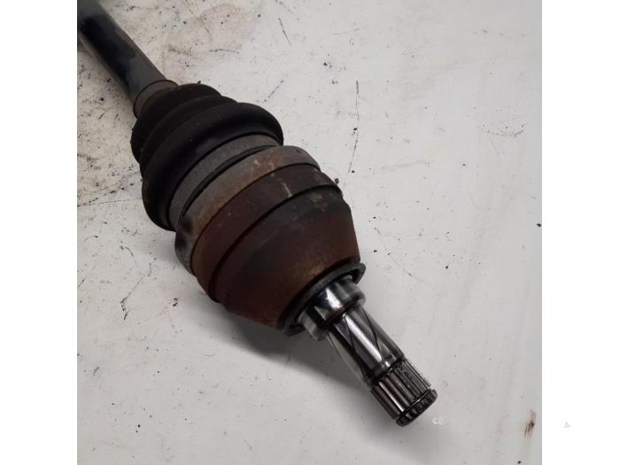 Front drive shaft, left from a Opel Zafira (M75) 1.8 16V Ecotec 2007