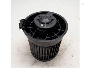 Usados Motor de ventilador de calefactor Nissan Qashqai (J11) 1.2 DIG-T 16V Precio € 78,75 Norma de margen ofrecido por Reclycar De Boer BV