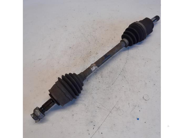 Gebrauchte Antriebswelle links vorne Opel Corsa D 1.2 16V Preis € 35,00 Margenregelung angeboten von Reclycar De Boer BV
