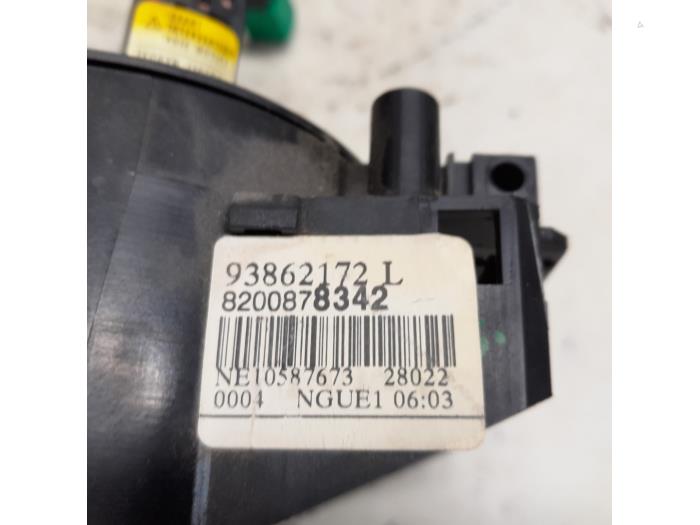 Airbagring from a Renault Trafic New (FL) 2.0 dCi 16V 90 2012