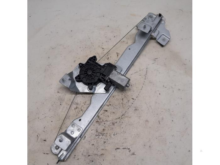 Window mechanism 4-door, front right from a Dacia Duster (HS) 1.6 SCe 115 16V 2016