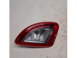 Used Reversing light, left Renault Twingo II (CN) 1.2 16V Price € 26,25 Margin scheme offered by Reclycar De Boer BV