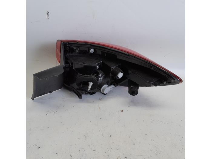 Taillight, left from a Renault Clio V (RJAB) 1.0 TCe 90 12V 2021