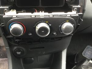 Used Heater control panel Renault Clio IV (5R) 1.5 Energy dCi 90 FAP Price € 31,50 Margin scheme offered by Reclycar De Boer BV