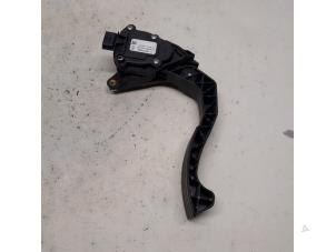 Used Throttle pedal position sensor Dacia Duster (HS) 1.6 SCe 115 16V Price € 52,50 Margin scheme offered by Reclycar De Boer BV