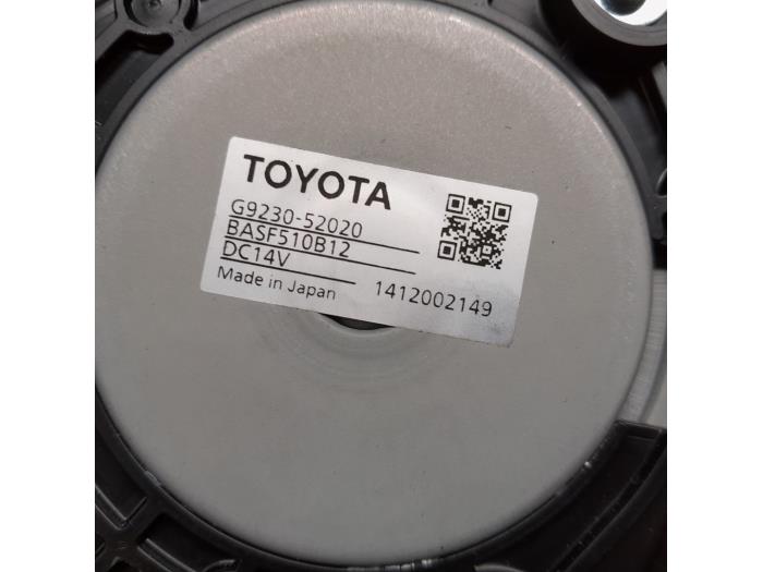 Accu ventilator d'un Toyota Yaris III (P13) 1.5 16V Hybrid 2015