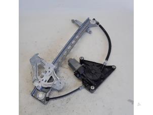 Begagnade Fönstermekanism, 4-dörrars, höger fram Peugeot 108 1.0 12V Pris € 26,25 Marginaltabell erbjuds av Reclycar De Boer BV