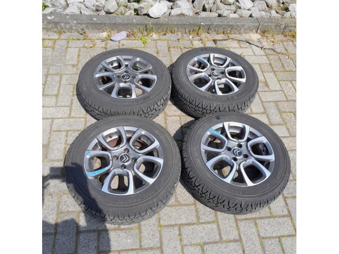 Begagnade Sporthjulsuppsättning + vinterdäck Citroen E-Mehari 30 kWh Pris € 1.050,00 Marginaltabell erbjuds av Reclycar De Boer BV