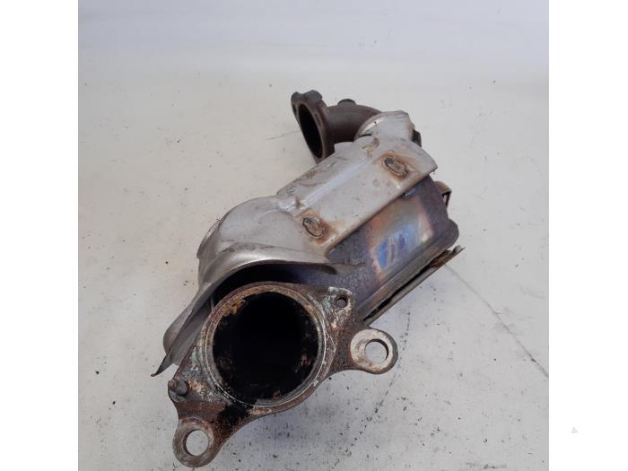 Catalytic converter from a Renault Clio IV (5R) 0.9 Energy TCE 90 12V 2015
