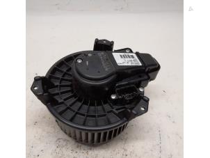 Usagé Moteur de ventilation chauffage Toyota Avensis Wagon (T27) 2.2 16V D-4D-F 150 Prix € 52,50 Règlement à la marge proposé par Reclycar De Boer BV