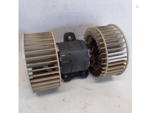 Usados Motor de ventilador de calefactor BMW X5 (E53) 3.0d 24V Precio € 52,50 Norma de margen ofrecido por Reclycar De Boer BV