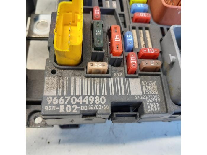 Fuse box Peugeot 3008 I 1.6 HDiF 16V 12173302 DELPHI
