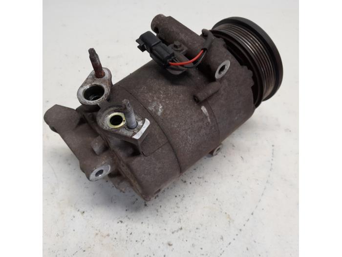 Air conditioning pump from a Ford Transit Custom 2.2 TDCi 16V 2013