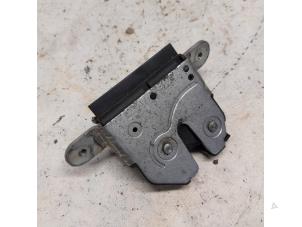 Used Tailgate lock mechanism Fiat Bravo (198A) 1.4 16V Price € 31,50 Margin scheme offered by Reclycar De Boer BV