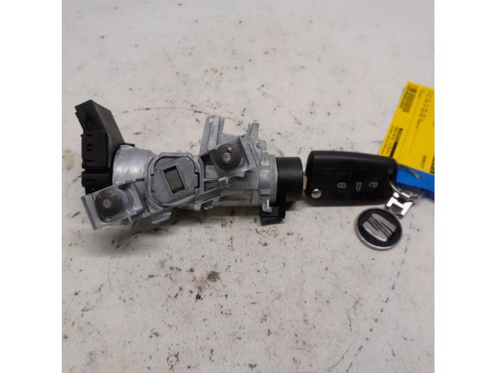 Używane Stacyjka + Kluczyk Seat Ibiza IV (6J5) 1.4 TDI 12V Cena € 36,75 Procedura marży oferowane przez Reclycar De Boer BV