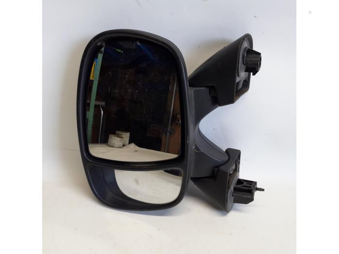 Wing mirror, left from a Renault Trafic New (FL) 2.0 dCi 16V 90 2014