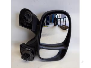 Used Wing mirror, right Renault Trafic New (FL) 2.0 dCi 16V 90 Price € 52,50 Margin scheme offered by Reclycar De Boer BV