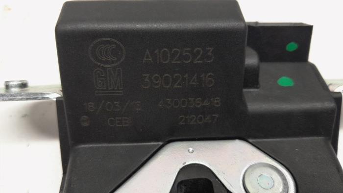 Mécanique de verrouillage hayon d'un Opel Astra K 1.6 CDTI 110 16V 2016