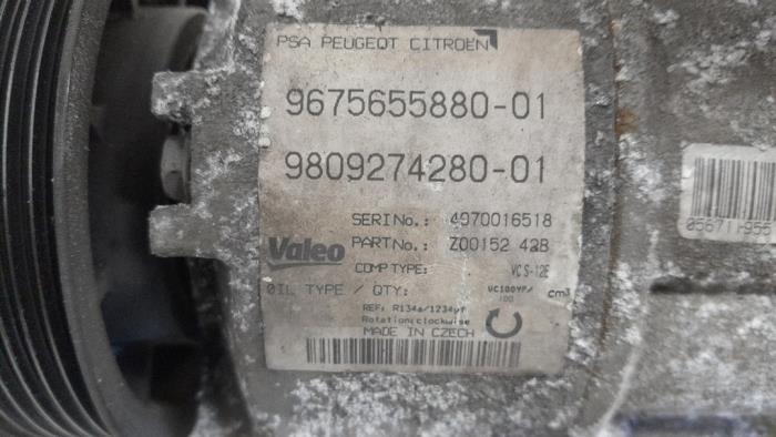 Air conditioning pump from a Peugeot 308 SW (L4/L9/LC/LJ/LR) 1.6 BlueHDi 120 2014