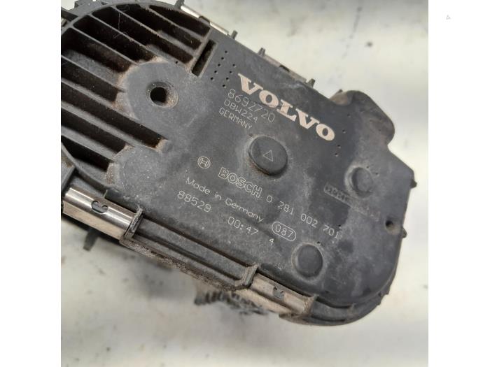 Throttle body from a Volvo V70 (BW) 2.4 D 20V 2009