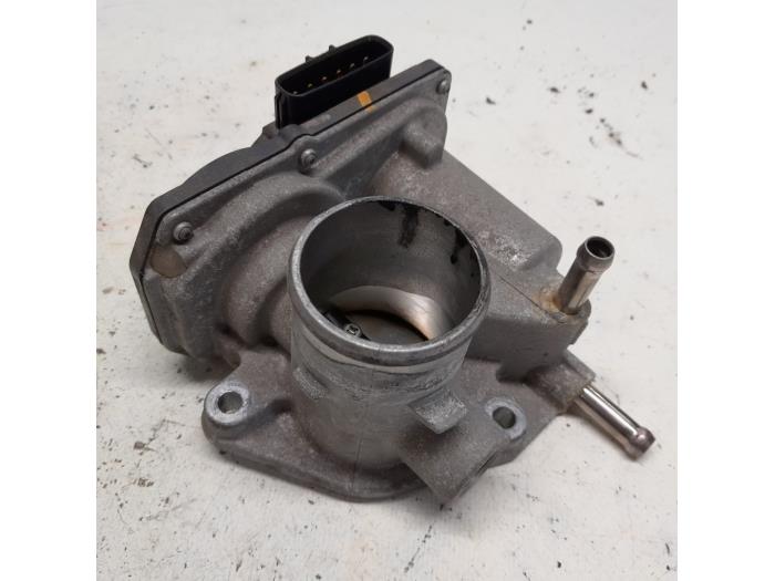 Usagé Boitier papillon Peugeot 108 1.0 12V Prix € 26,25 Règlement à la marge proposé par Reclycar De Boer BV