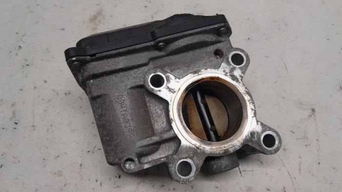 Throttle body from a Renault Megane III Grandtour (KZ) 1.4 16V TCe 130 2010