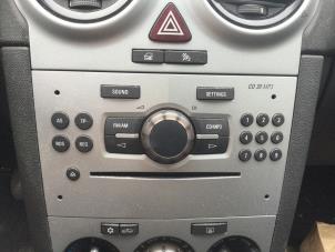Używane Radioodtwarzacz CD Opel Corsa D 1.4 16V Twinport Cena € 78,75 Procedura marży oferowane przez Reclycar De Boer BV