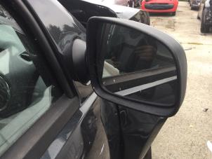 Used Wing mirror, right Dacia Duster (HS) 1.2 TCE 16V Price € 52,50 Margin scheme offered by Reclycar De Boer BV