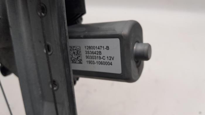 Window mechanism 4-door, front right from a Dacia Duster (HS) 1.2 TCE 16V 2016