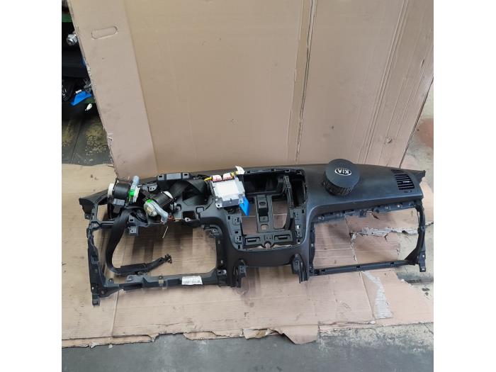 Begagnade Airbagset + modul Kia Venga 1.4 CVVT 16V Pris € 682,50 Marginaltabell erbjuds av Reclycar De Boer BV
