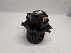 Used Heating and ventilation fan motor Renault Clio IV (5R) 1.5 Energy dCi 90 FAP Price € 31,50 Margin scheme offered by Reclycar De Boer BV