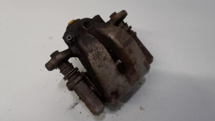 Gebrauchte Bremszange links hinten BMW 1 serie (E87/87N) 116i 1.6 16V Preis € 36,75 Margenregelung angeboten von Reclycar De Boer BV