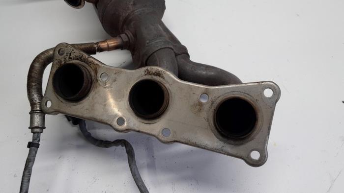 Catalytic converter from a BMW 5 serie Touring (E61) 523i 24V 2008