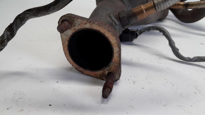 Catalytic converter from a BMW 5 serie Touring (E61) 523i 24V 2008